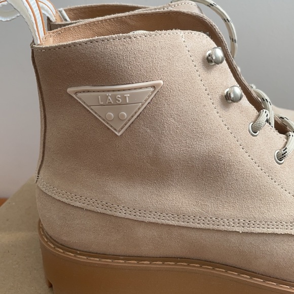 ***NWT*** LÄST Rocky Suede Boots - Picture 2 of 10